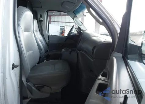 2003 Ford E-150 Commercial z USA, uszkodzony, nr VIN 1FTRE14243HA33468